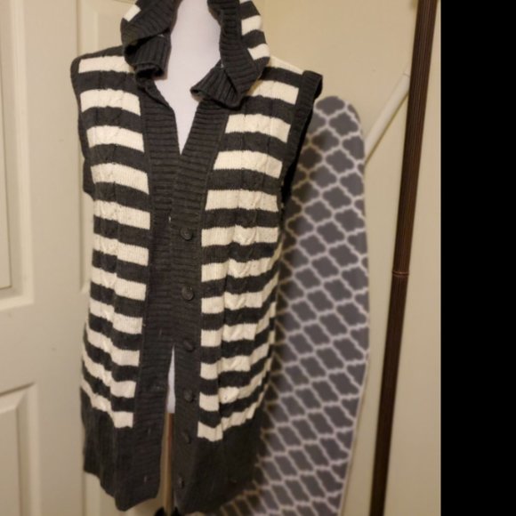 Old Navy Sweaters - Old Navy